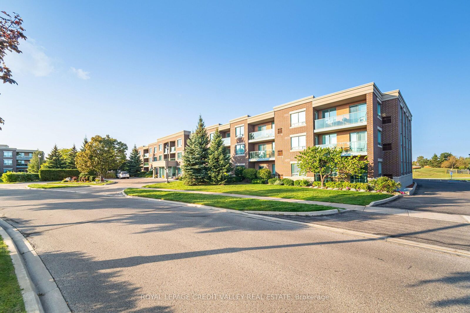Property Photo:  55 Via Rosedale N/A 204  ON L6P 0V1 