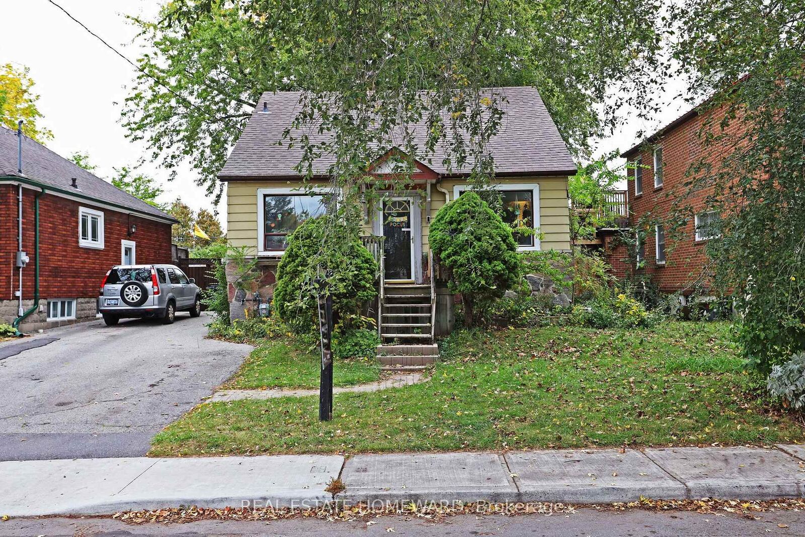 Property Photo:  22 Haddon Avenue  ON M1N 2K8 