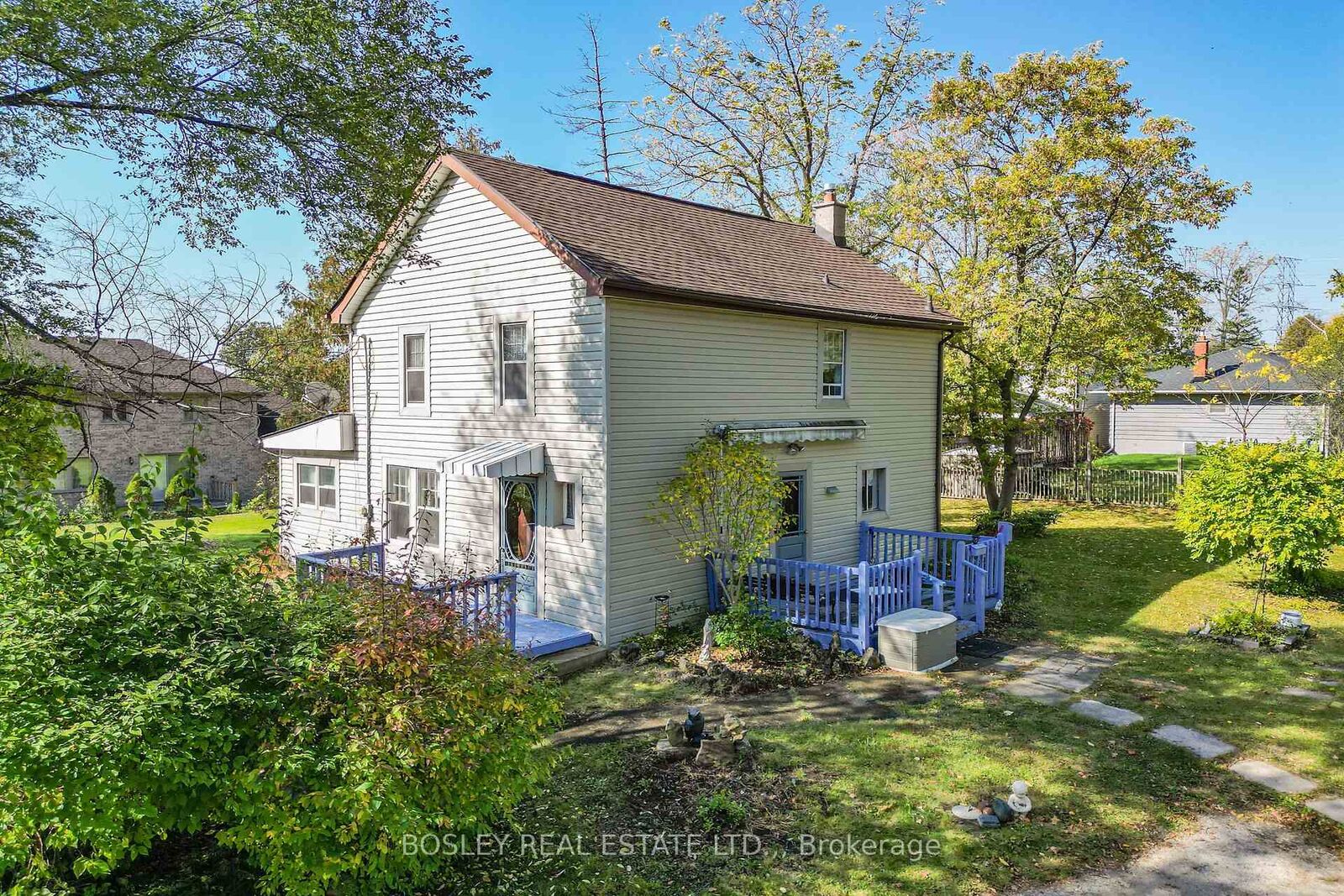 Property Photo:  785 Hillsdale Avenue  ON L7T 1L3 