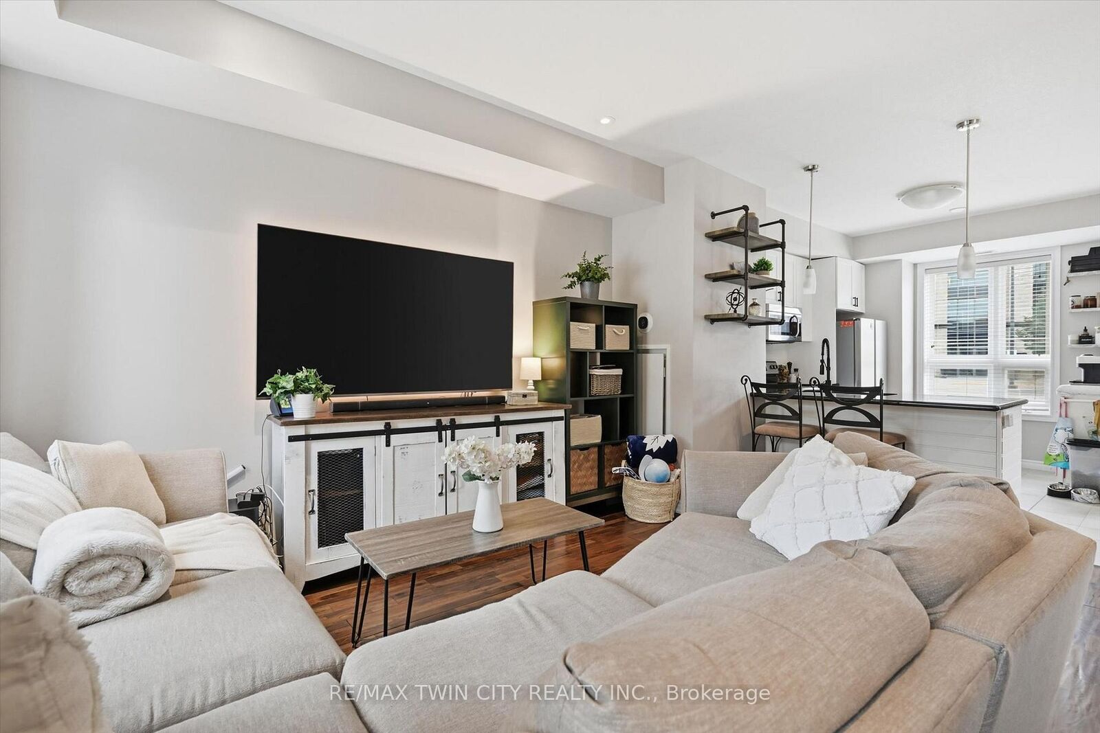 Property Photo: 5030 Corporate Drive 9 ON L7L 0H8