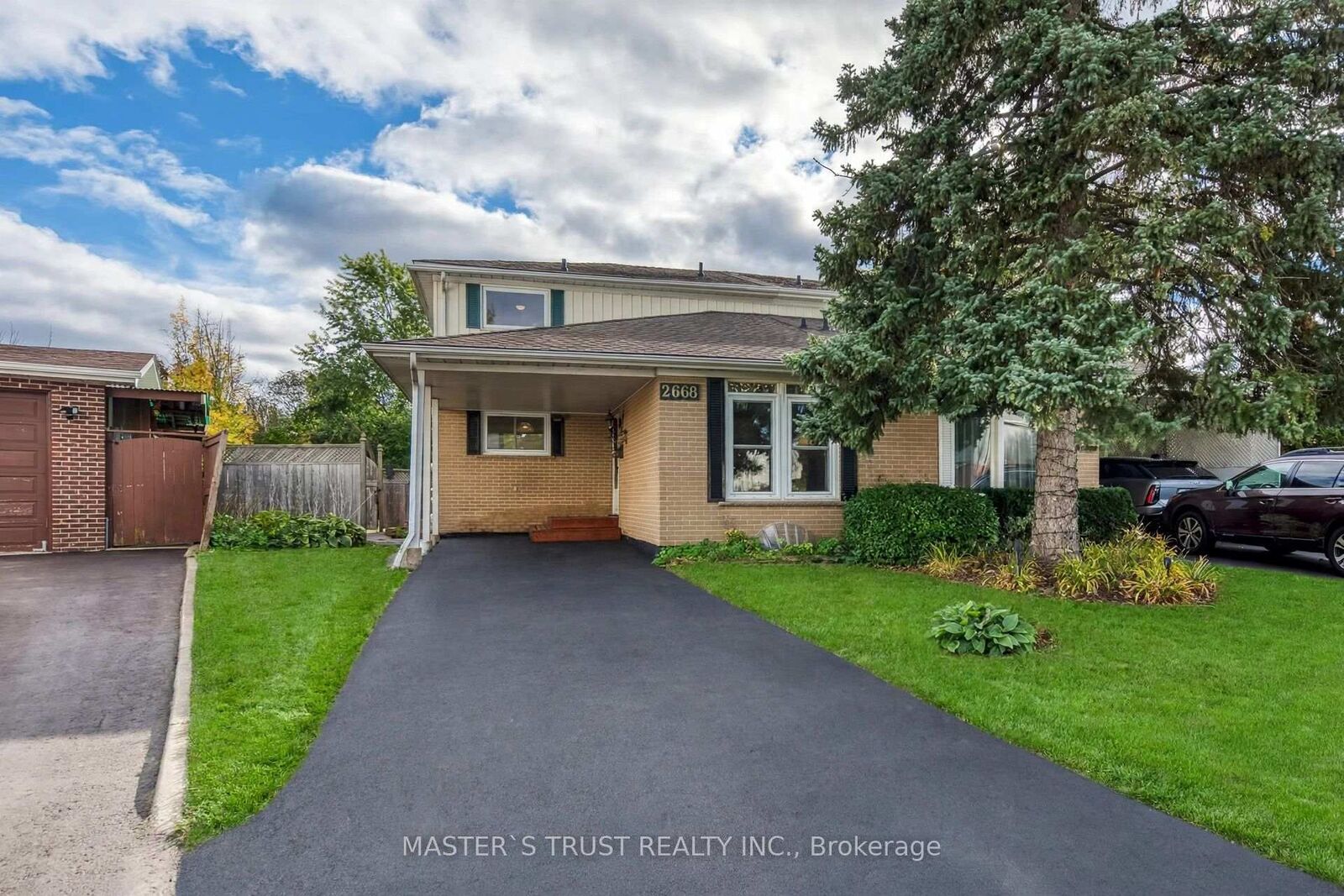 Property Photo:  2668 Altadena Court  ON L5K 1G2 