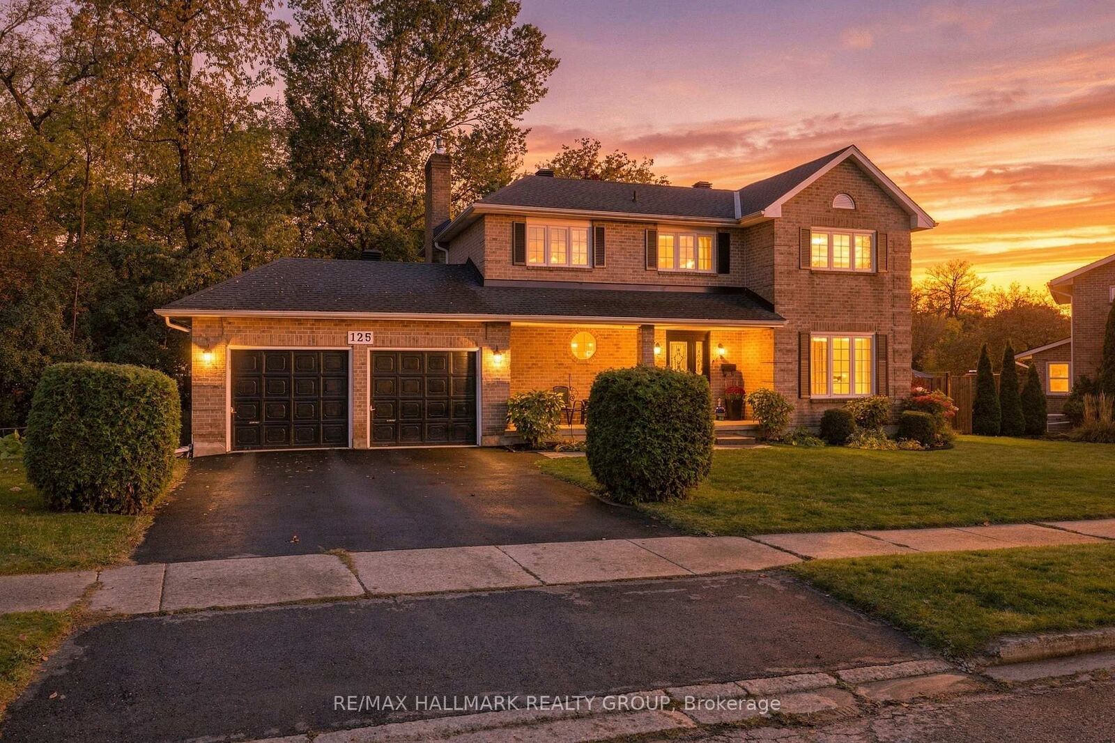 Property Photo:  125 Margaret Place  ON K6V 6Y6 