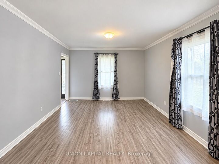 Property Photo:  35 Normanhurst Avenue  ON L8H 5M3 