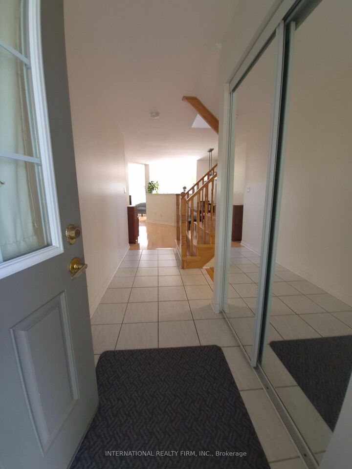 Property Photo:  2588 Valleyridge Drive  ON L6M 5H5 