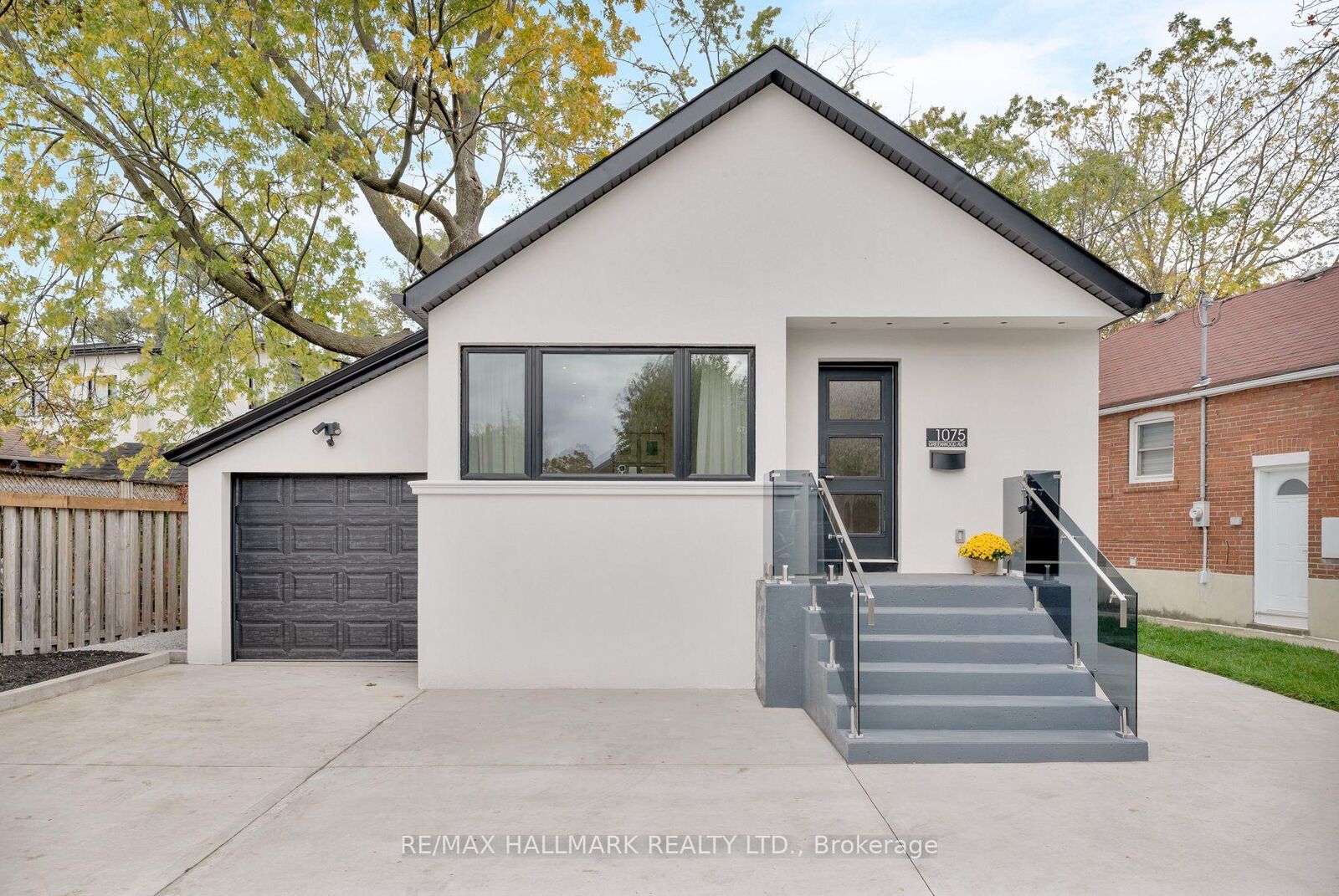 Property Photo:  1075 Greenwood Avenue  ON M4J 4E2 