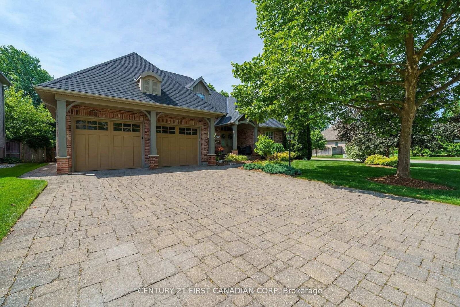 Property Photo:  2091 Valleyrun Boulevard  ON N6G 5M7 