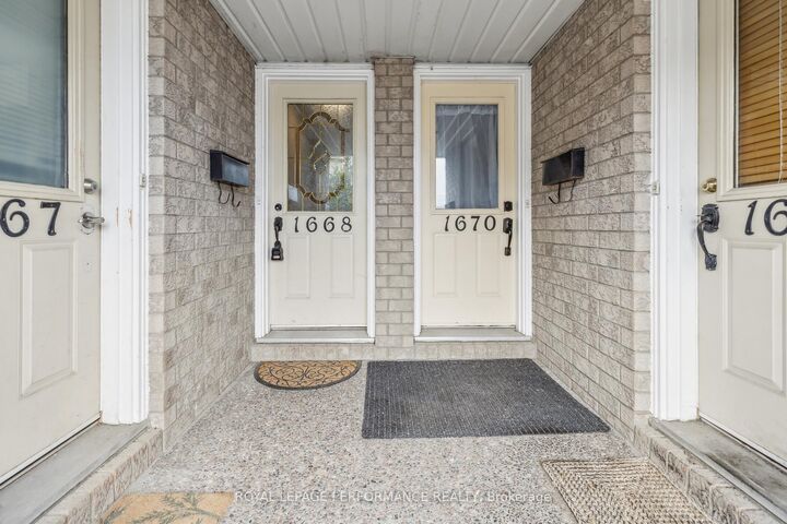 Property Photo:  1668 Locksley Lane  ON K1J 1B6 