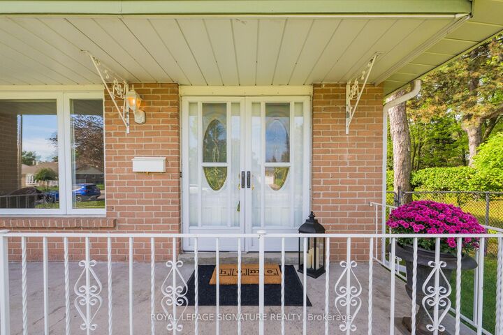 Property Photo:  236 John Tabor Trail  ON M1B 2R4 