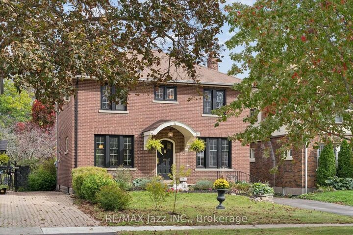 Property Photo:  621 Masson Street  ON L1G 5A4 