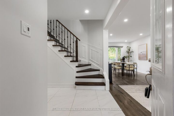 Property Photo:  17 Hawkins Crescent  ON L1S 4Y2 