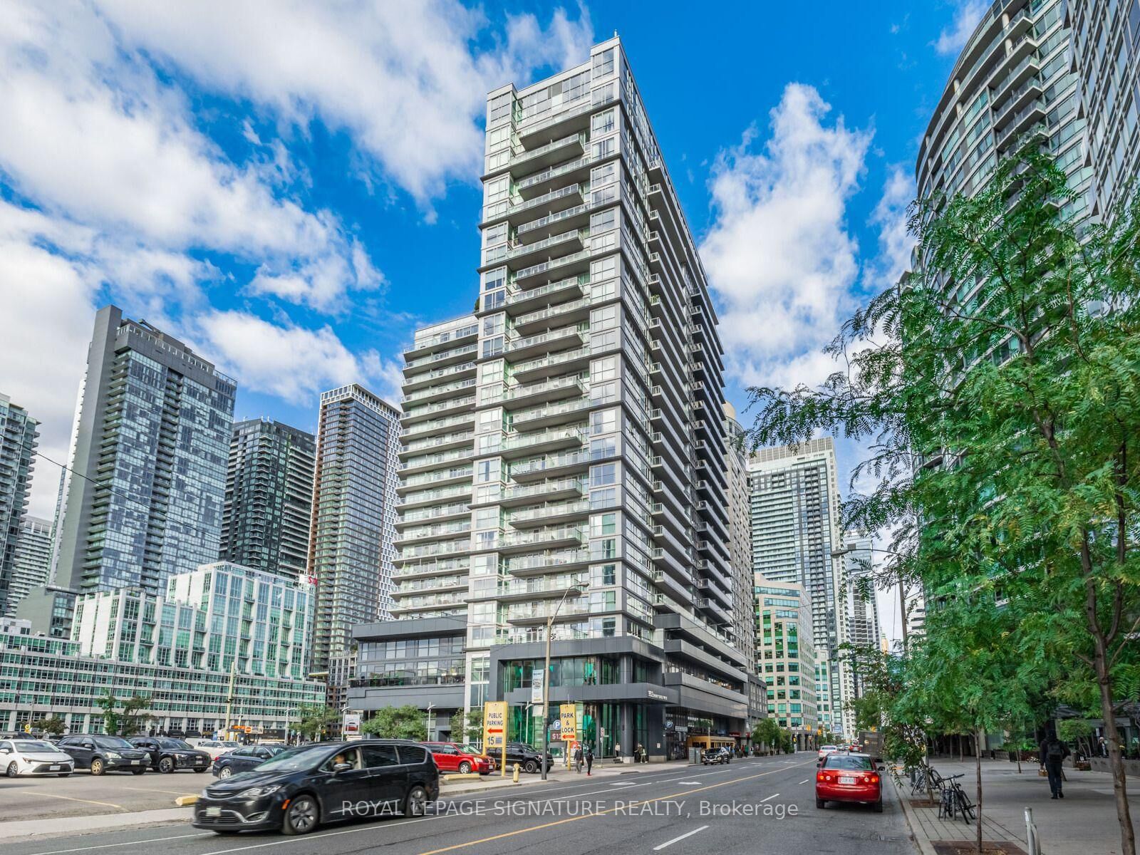 Property Photo:  352 Front Street 1411  ON M5V 1B5 