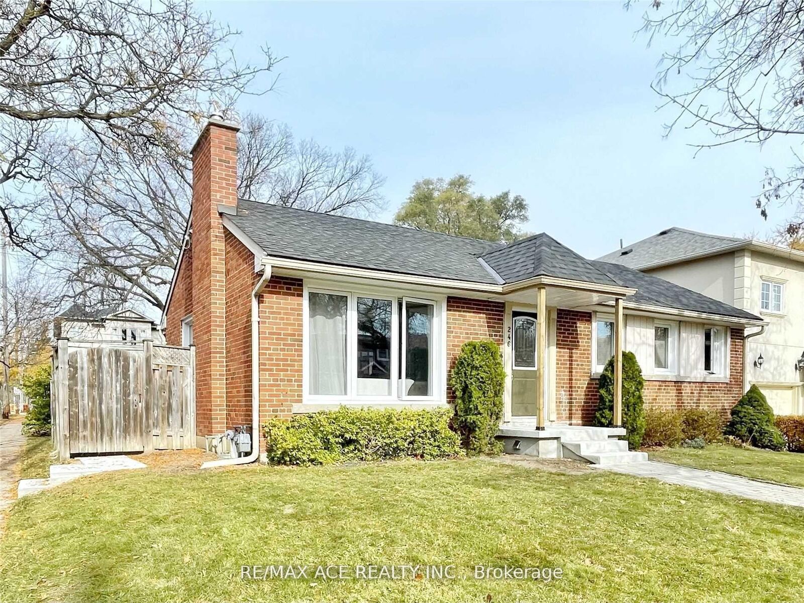 Property Photo:  246 Horsham Avenue Bsmt  ON M2N 2A6 
