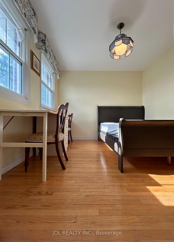 Property Photo:  3 Butterfield Dr Drive One Bedroom B 2nd Floor  ON M3A 2L9 