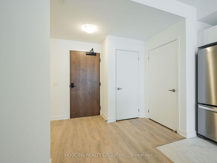 Property Photo:  1035 Southdown Road 104  ON L5J 0A2 