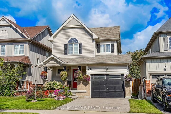 Property Photo:  14 Richard Davies Crescent  ON L1C 0N9 