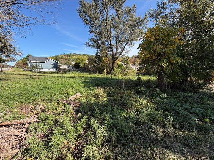 Property Photo:  266 Oak Rd  PA 15044 