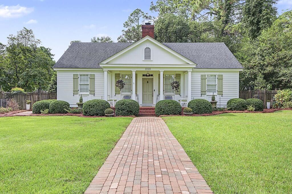 Property Photo: 1910 Pineknoll Ln GA 31707