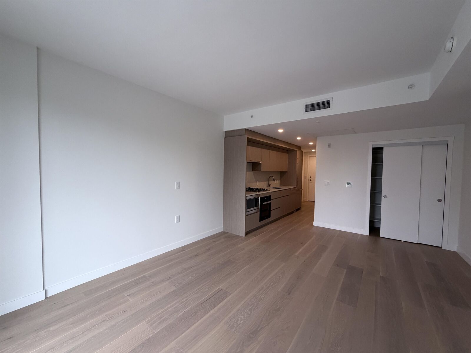 Property Photo:  5212 Cambie Street 4xx  BC V5Z 2Z7 