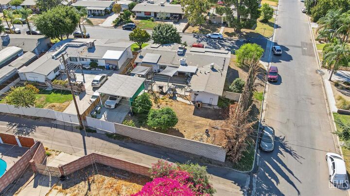 Property Photo:  920 Shattuck Avenue  CA 93305 