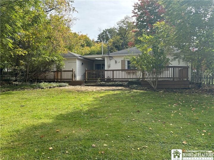 Property Photo:  12 Meadowbrook Court  NY 14895 