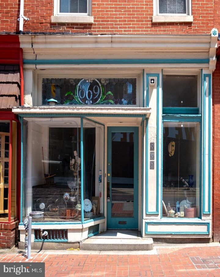Property Photo:  869 N Howard Street  MD 21201 
