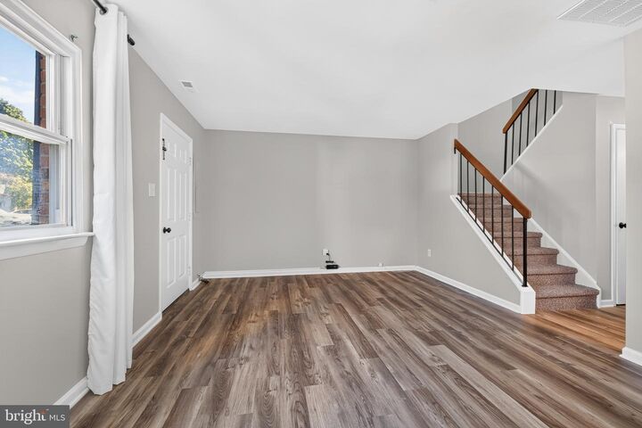 Property Photo: 8 James Court DE 19702