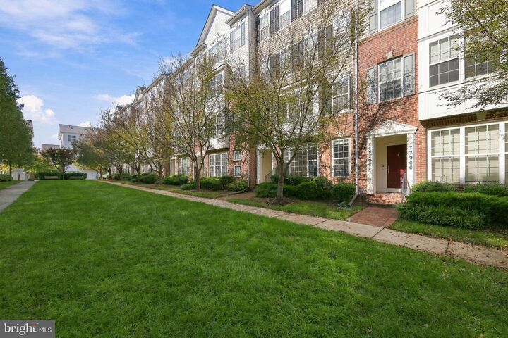Property Photo:  22956 Spicebush Drive 1411  MD 20871 