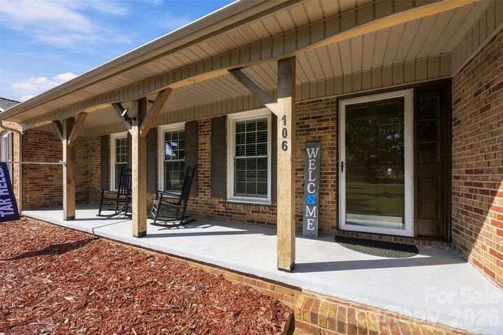Property Photo:  106 White Plains Drive  NC 28086 