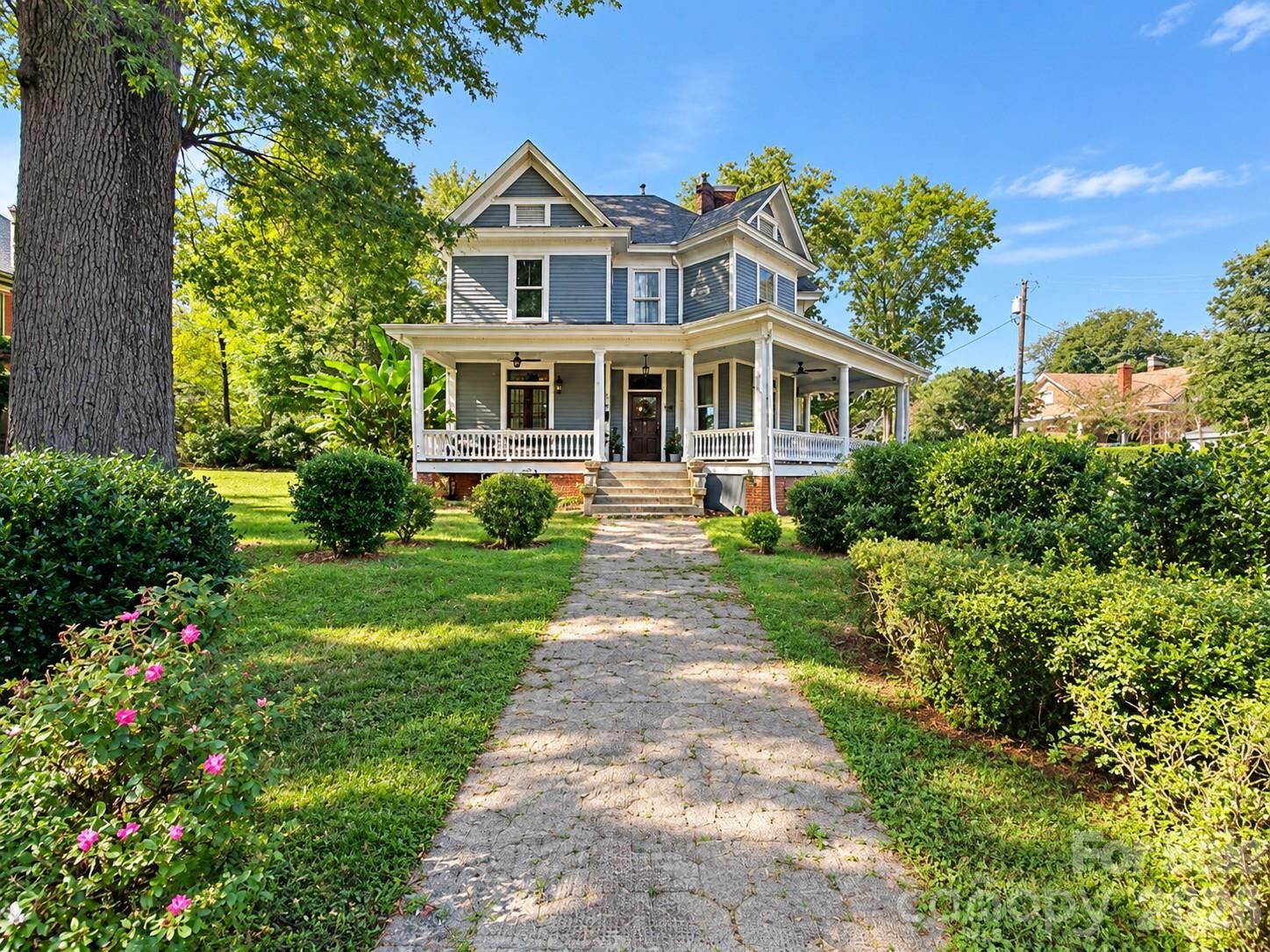 Property Photo:  606 S Mulberry Street  NC 28677 
