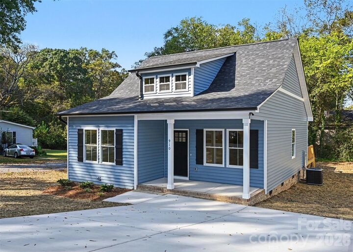 Property Photo: 910 W 8th Street NC 28081