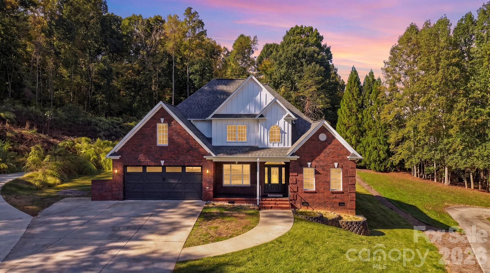 Property Photo:  1216 Fox Chase Drive  NC 28658 