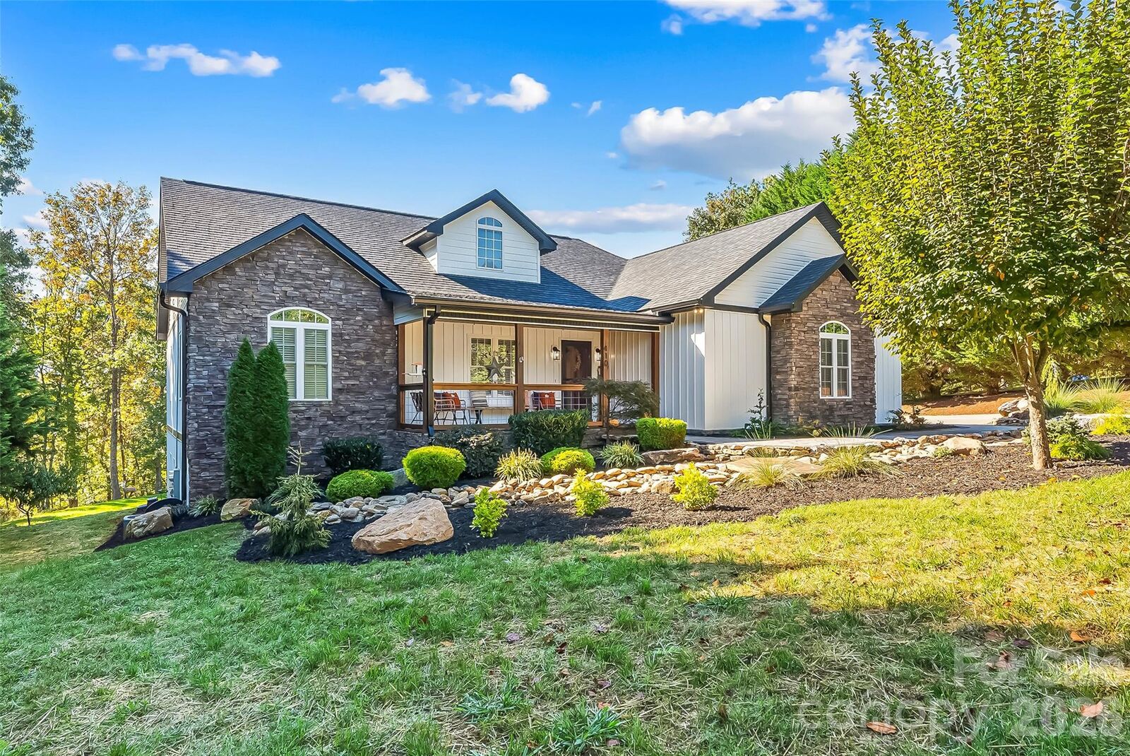 Property Photo: 410 Timberland Drive NC 28752