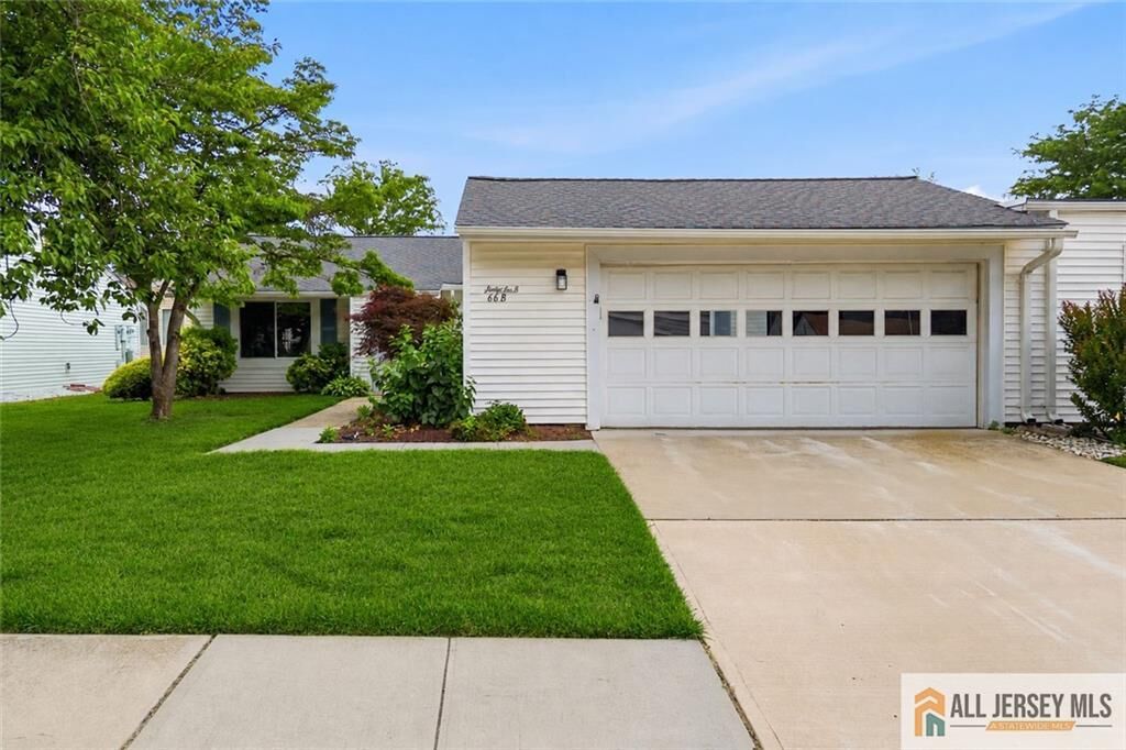 Property Photo:  66 Essex Road 66B  NJ 08831 