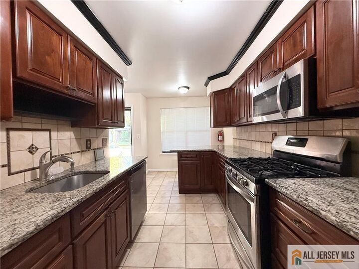 Property Photo:  18 Dogwood Drive  NJ 08820 
