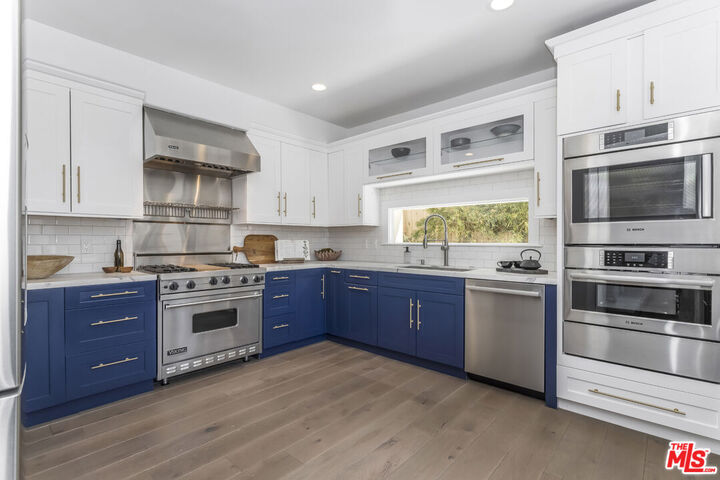Property Photo:  2201 Beech Knoll Rd  CA 90046 