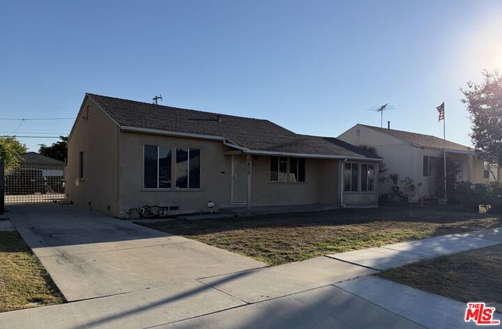 Property Photo: 5430 W 119th St CA 90304