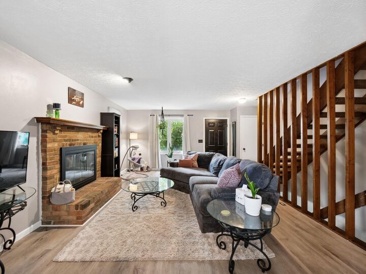Property Photo:  1960 Drury Lane  OH 43235 