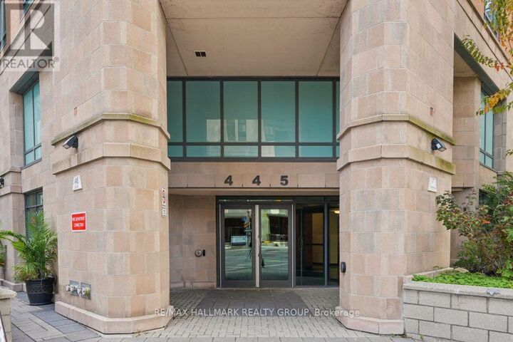 Property Photo:  445 West Laurier Avenue West 302  ON K1N 6R4 
