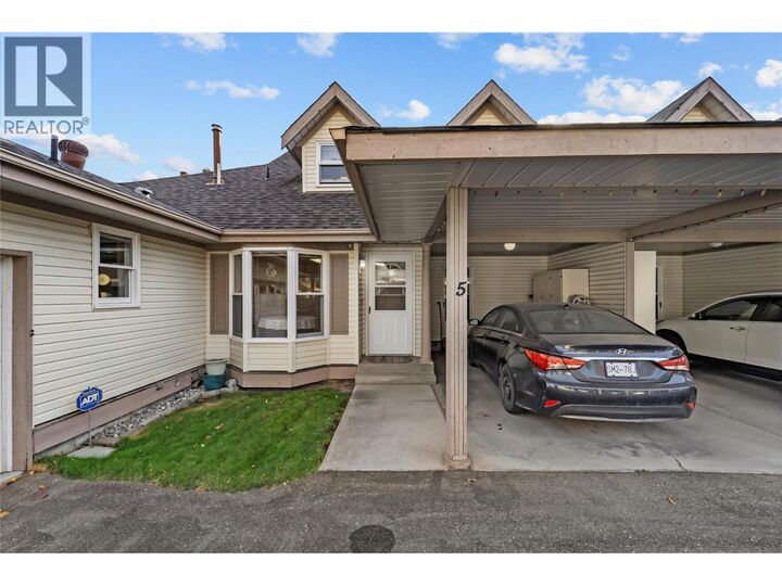 Property Photo:  1717 Granite Avenue 5  BC V1K 1B8 