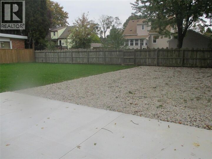 Property Photo:  786 Elizabeth Avenue  ON N7S 2V3 