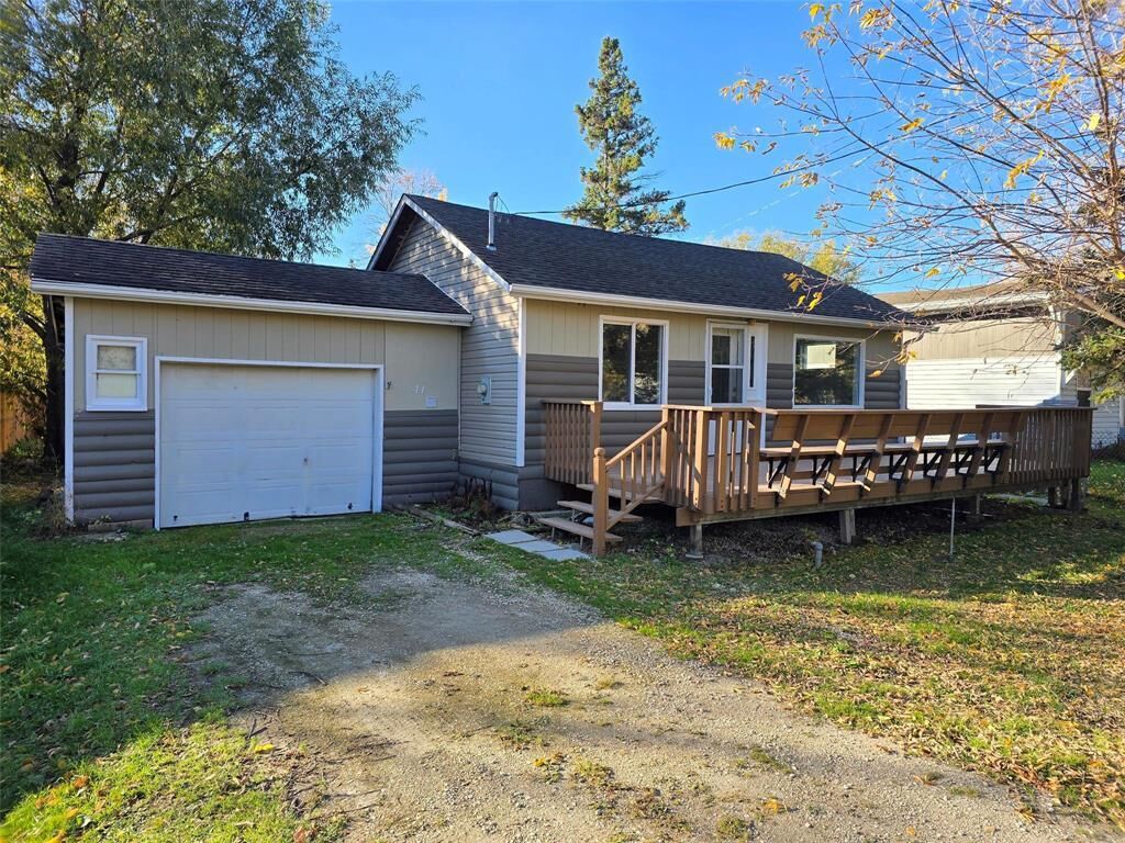 Property Photo:  41 Vaughan Avenue  MB R0C 1B0 