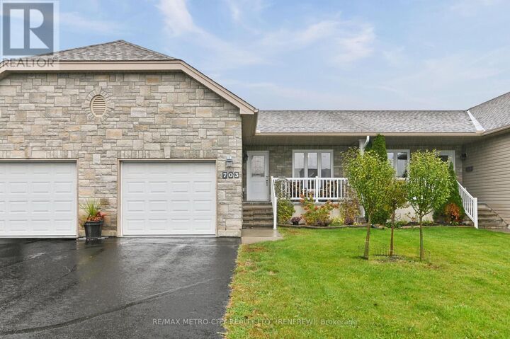 Property Photo:  703 Aberdeen Street  ON K7V 0A3 