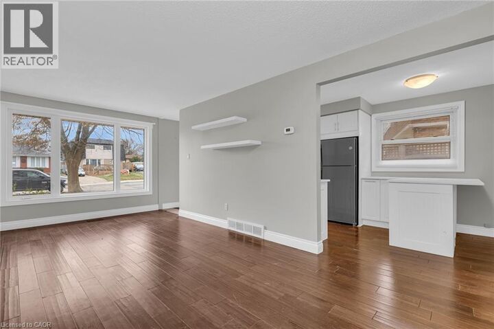 Property Photo:  16 Glebe Court  ON L9C 6B1 