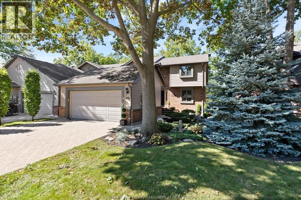 Property Photo: 21 Fairway Crescent ON N9V 3T5