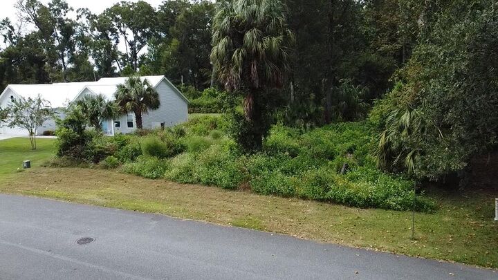 Property Photo: 9239 Emily Dr FL 32693