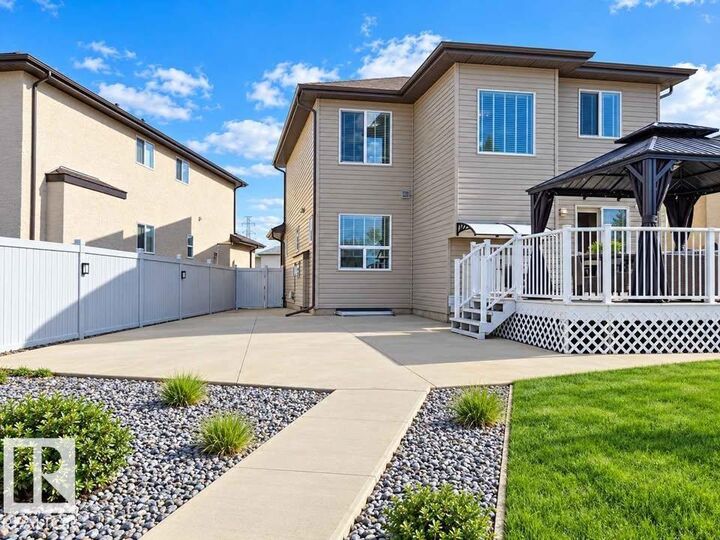 Property Photo:  2628 30 Street NW  AB T6T 0H6 