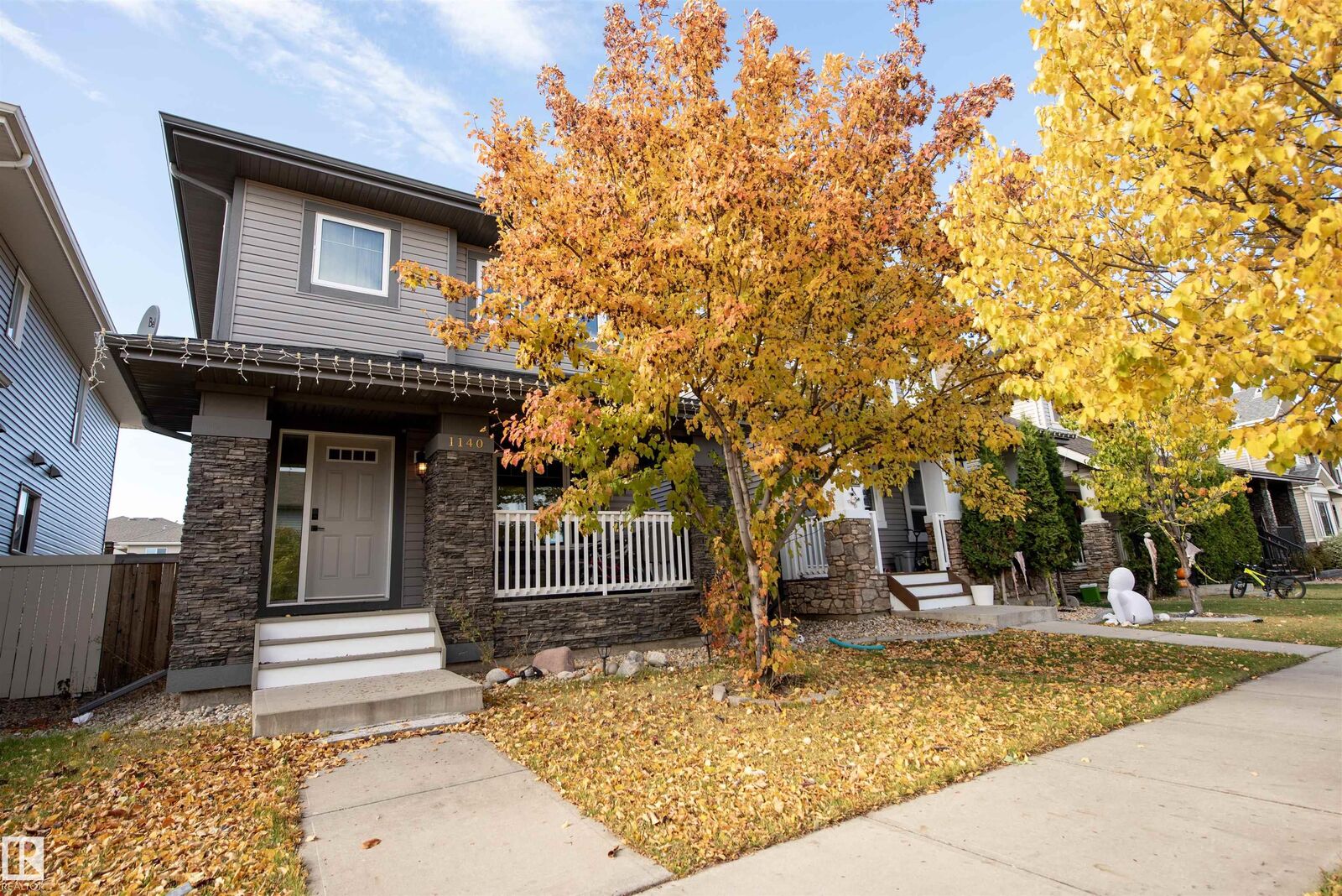 Property Photo:  1140 161 Street SW  AB T6W 2W6 