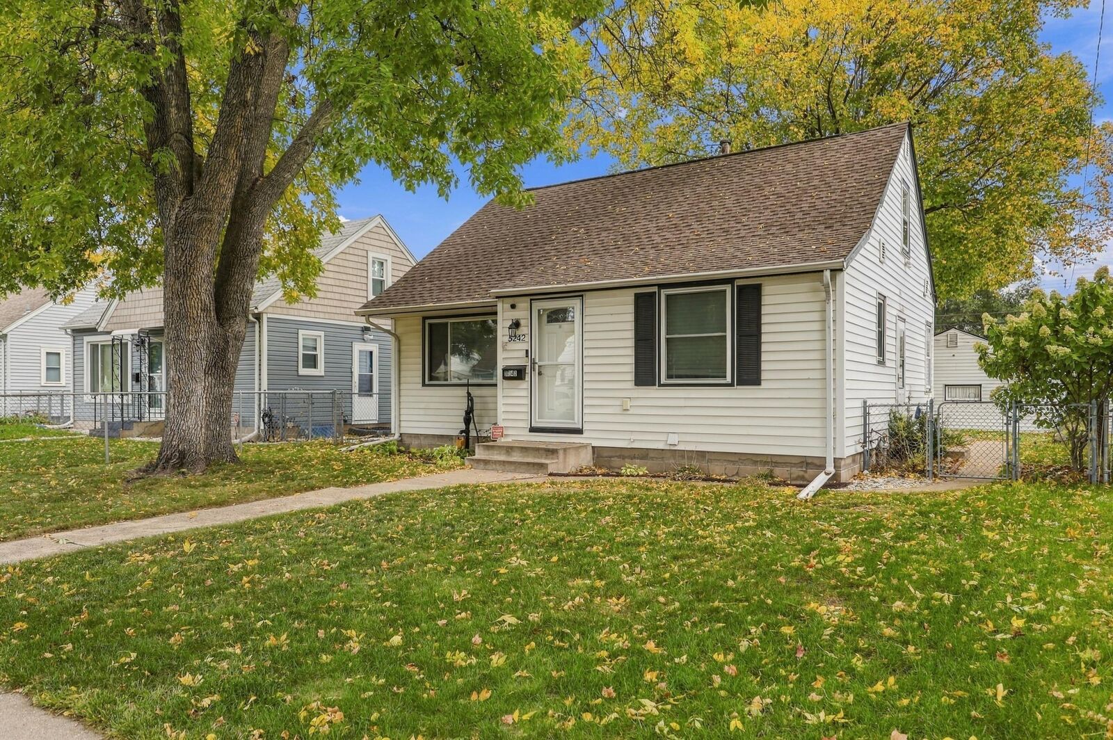 Property Photo:  5242 Irving Avenue N  MN 55430 