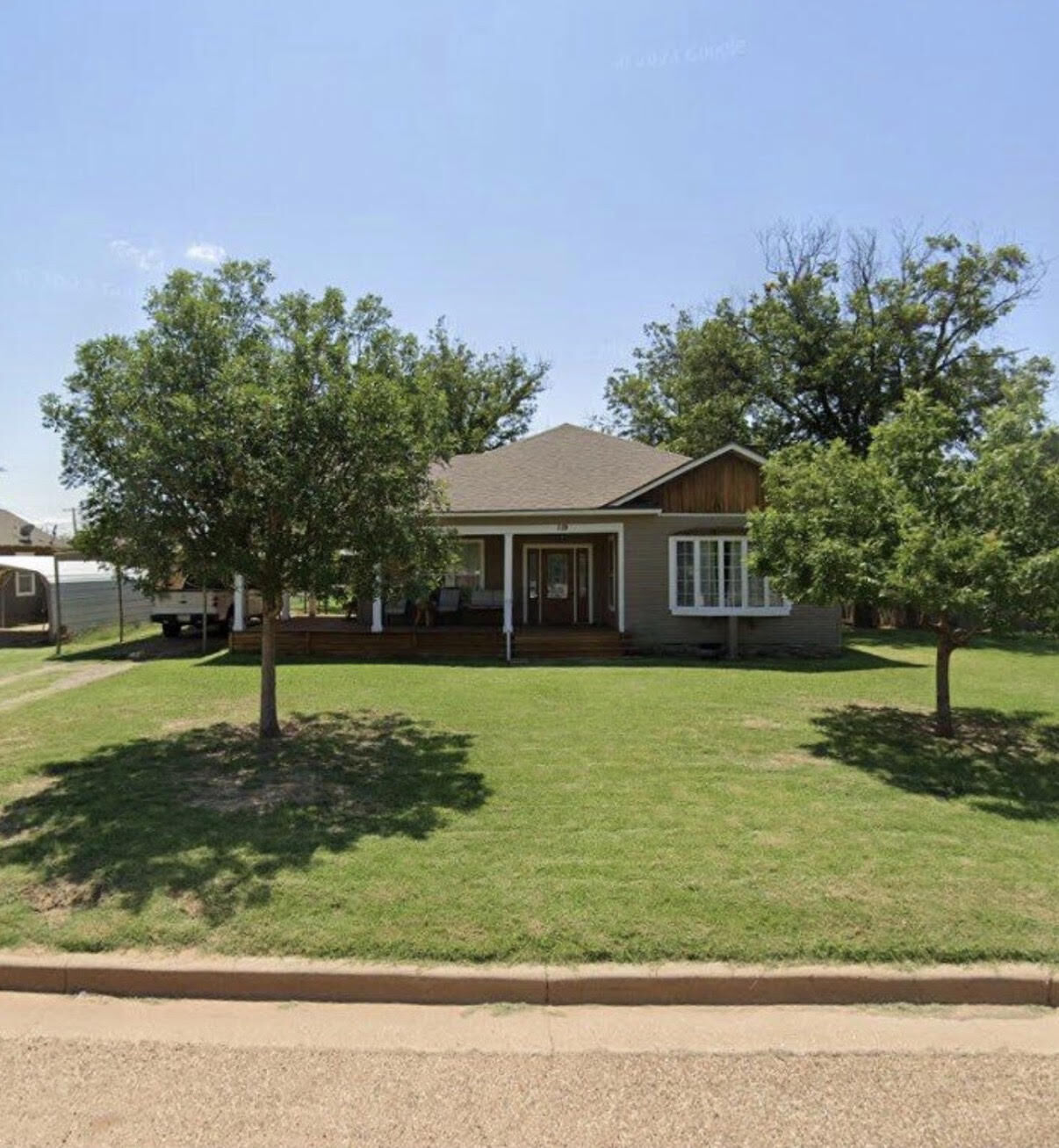 Property Photo:  119 N Avenue P  TX 79356 