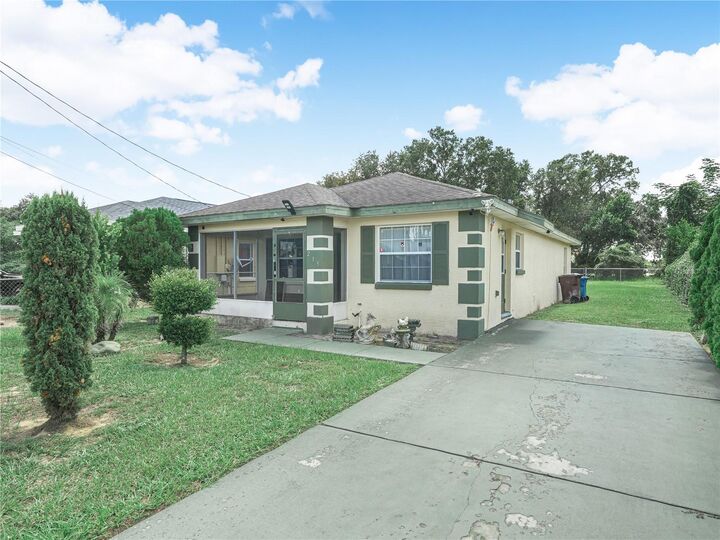 Property Photo: 215 Dorsett Avenue FL 33853